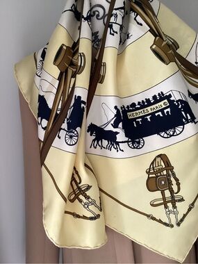 Authentic vintage Hermès silk square "Paris qui roule" from 1951 .